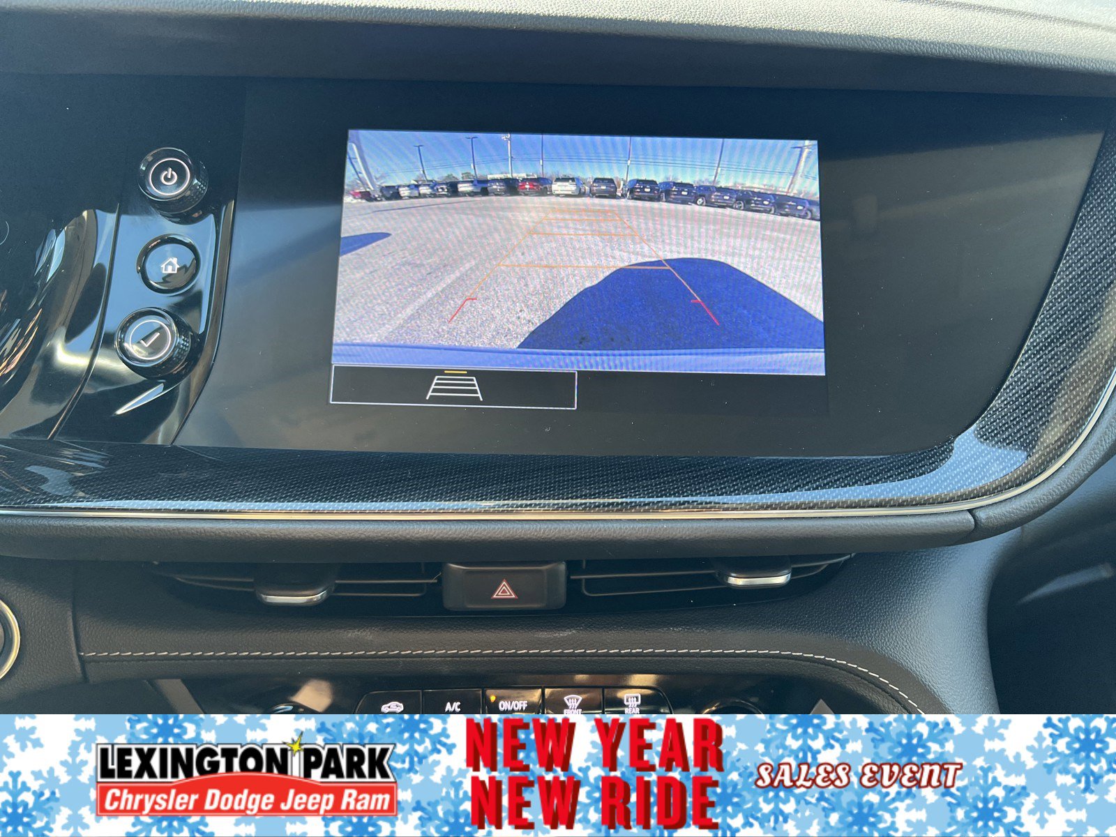 Used 2023 Buick Envision Preferred image 23