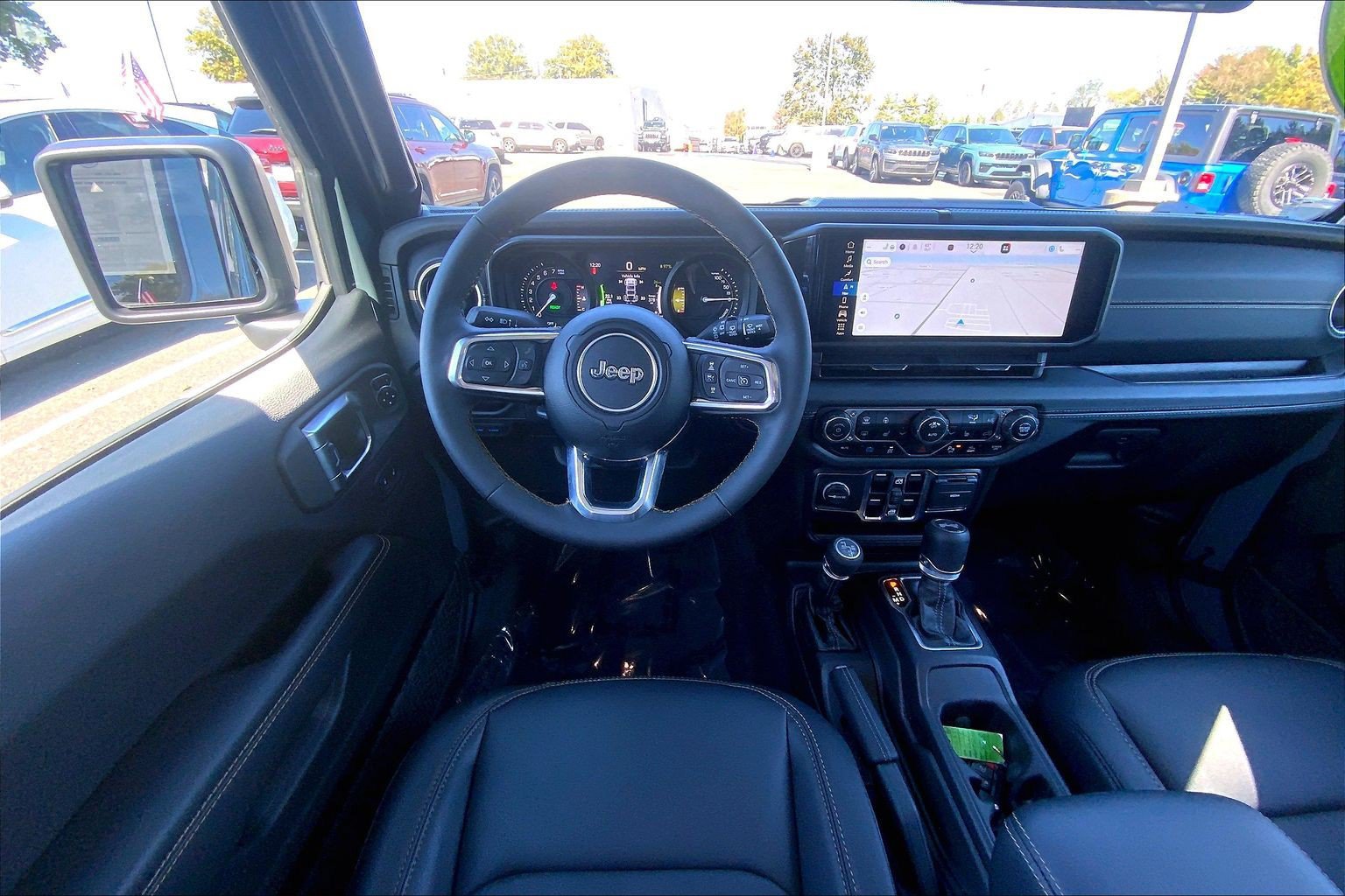 Used 2024 Jeep Wrangler Unlimited Sahara w/ Technology Group AWD/4WD image 5