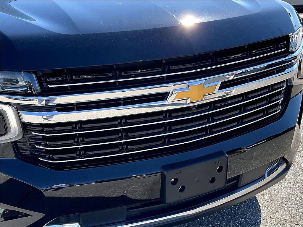 Used 2024 Chevrolet Suburban LT w/ LT Signature Package AWD/4WD image 33