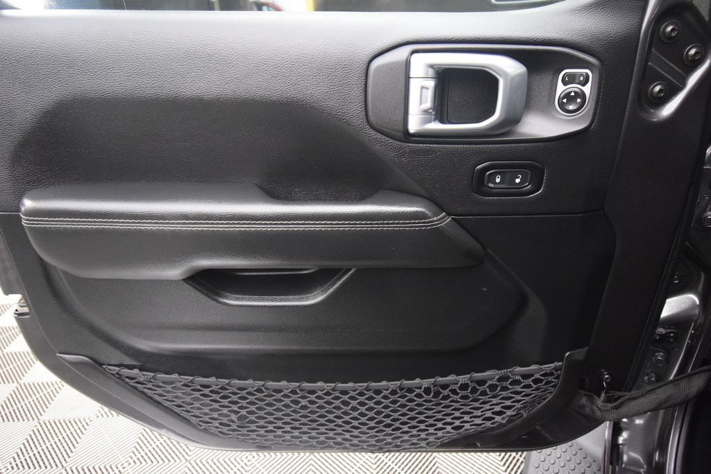 Used 2021 Jeep Wrangler Unlimited Sahara AWD/4WD image 29