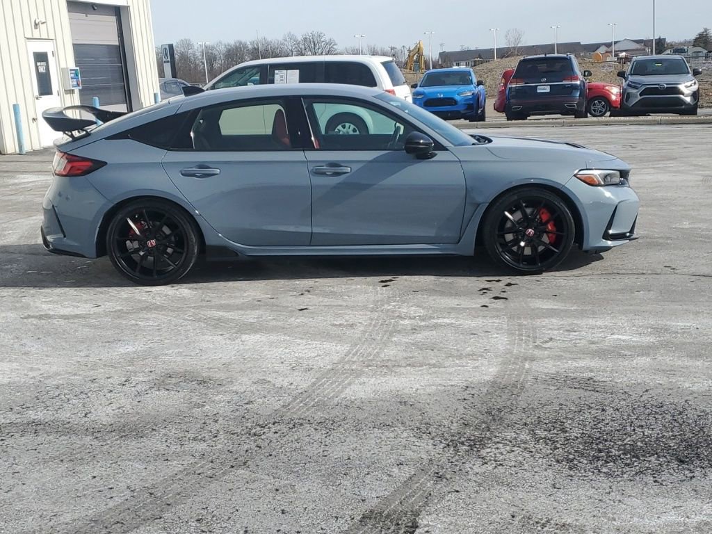 Used 2023 Honda Civic Type R image 9