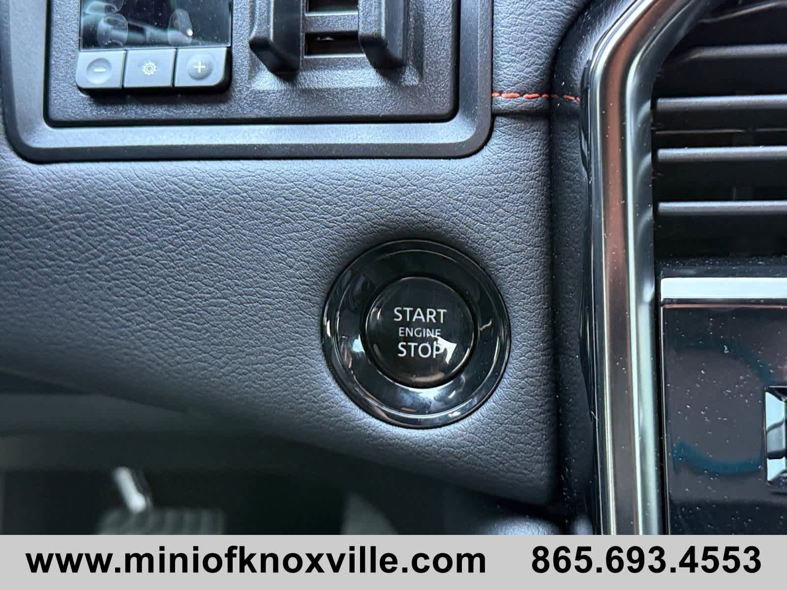 Used 2025 Nissan Armada PRO-4X AWD/4WD image 28