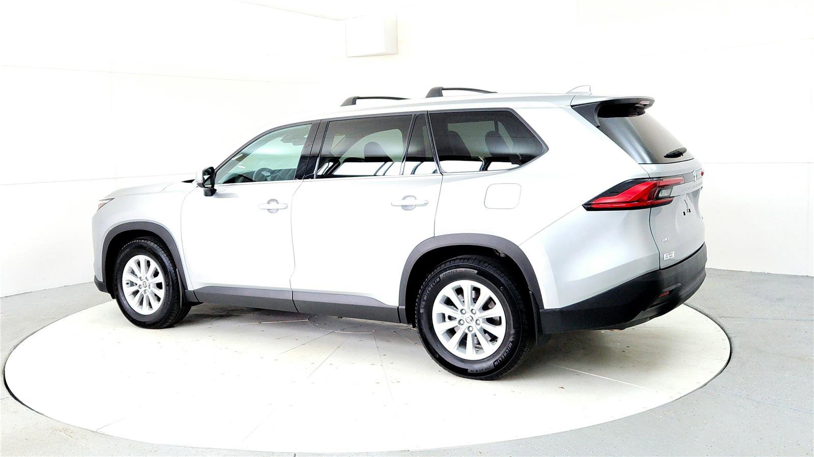 Certified 2024 Toyota Grand Highlander XLE image 4