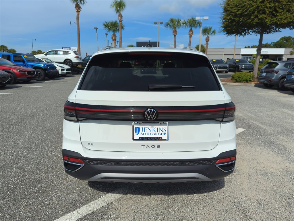 New 2025 Volkswagen Taos SE image 6