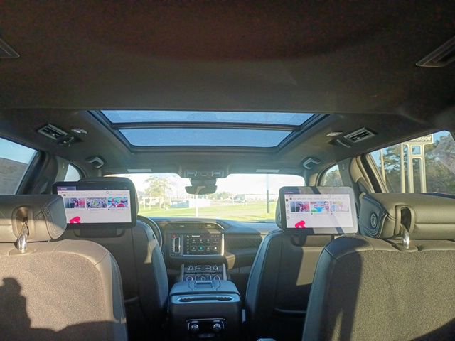 Used 2024 GMC Yukon Denali w/ Advanced Technology Package image 14