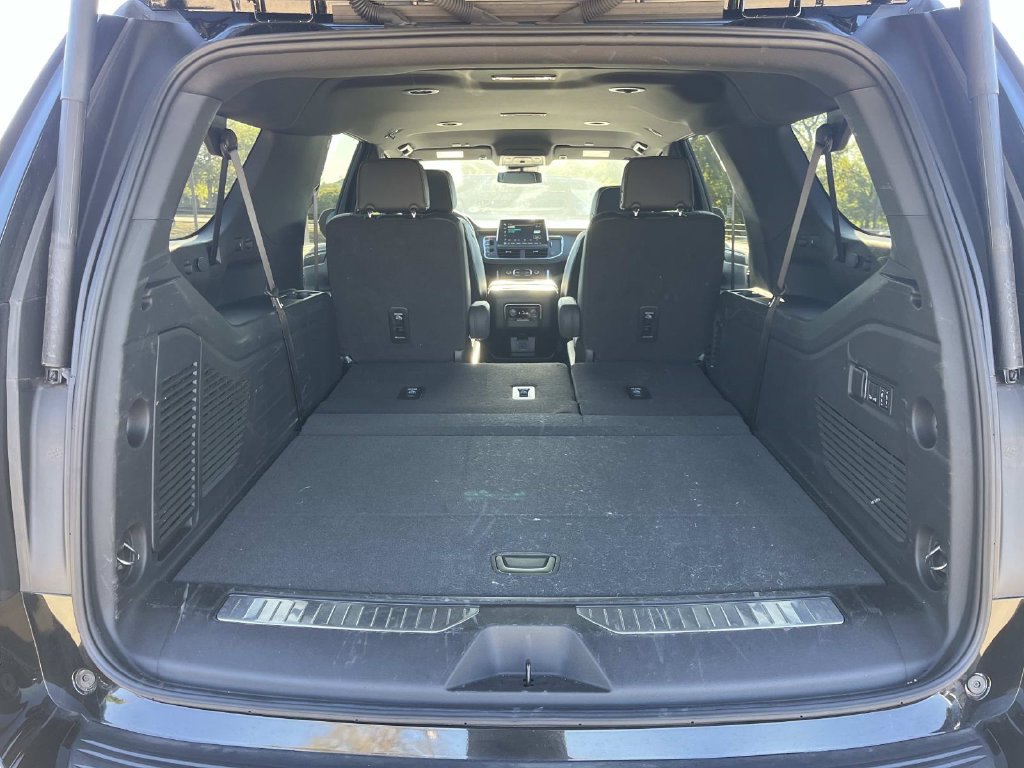 Used 2024 Chevrolet Suburban Premier AWD/4WD image 24