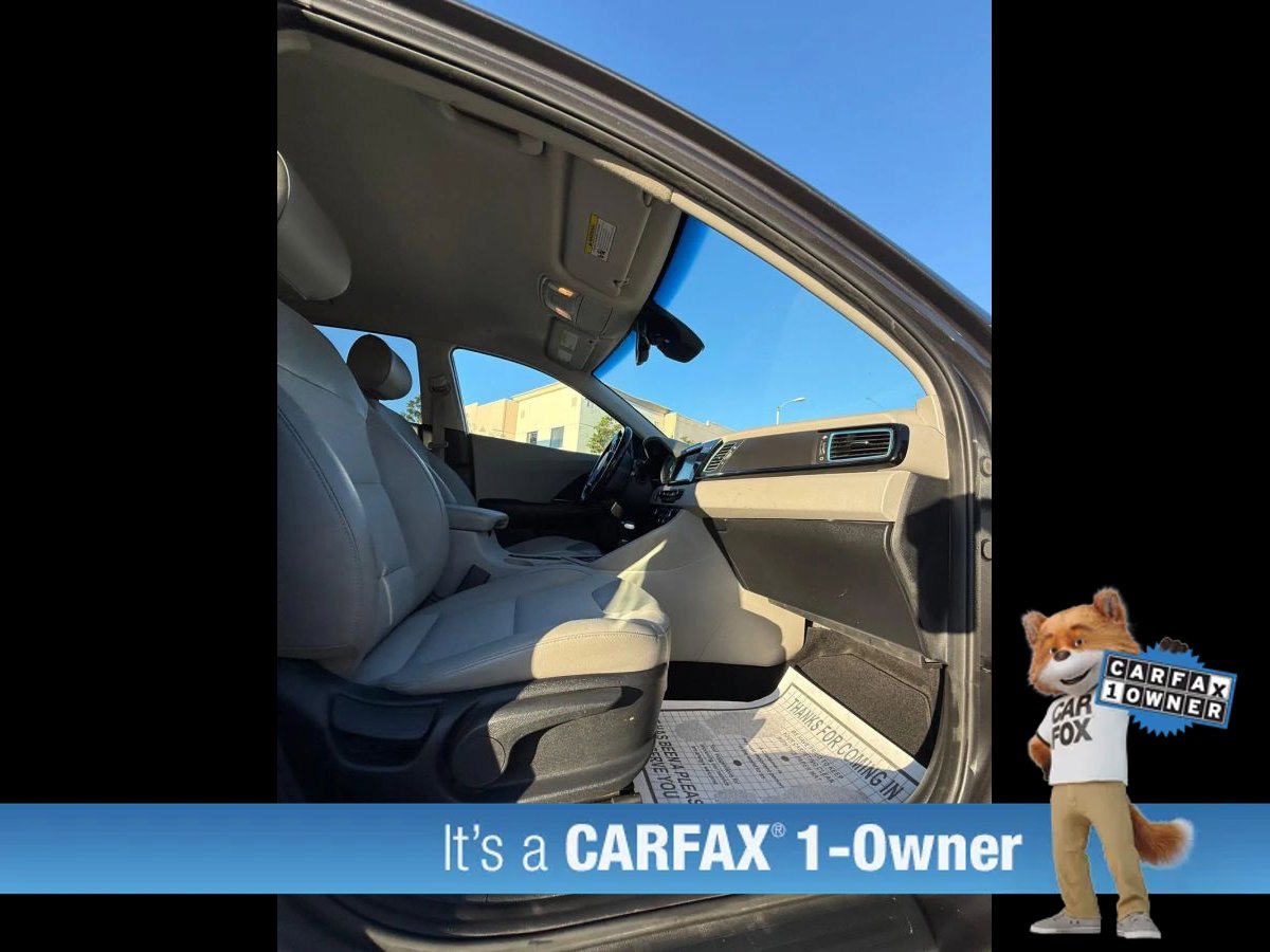 Used 2018 Kia Niro EX FWD image 29