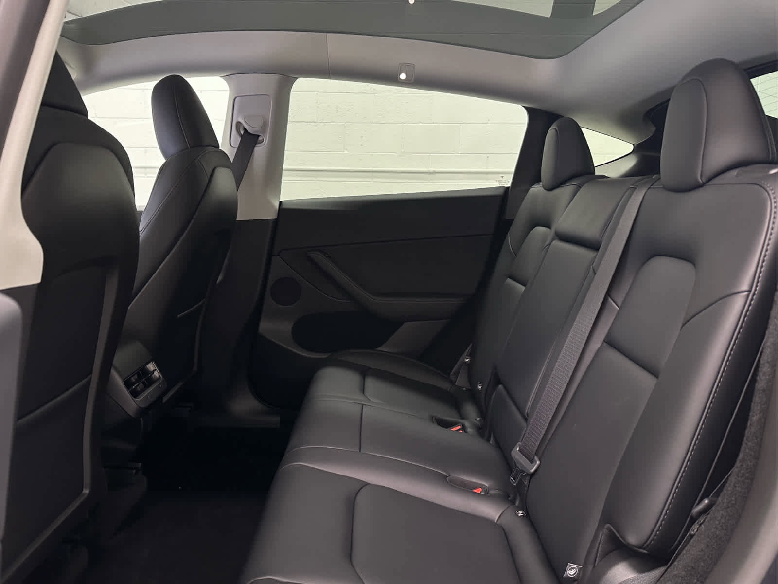 Used 2024 Tesla Model Y Long Range image 15