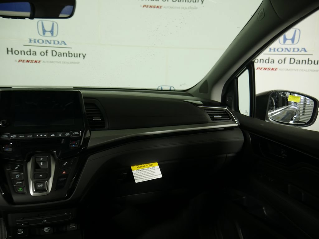 New 2026 Honda Odyssey Touring image 13