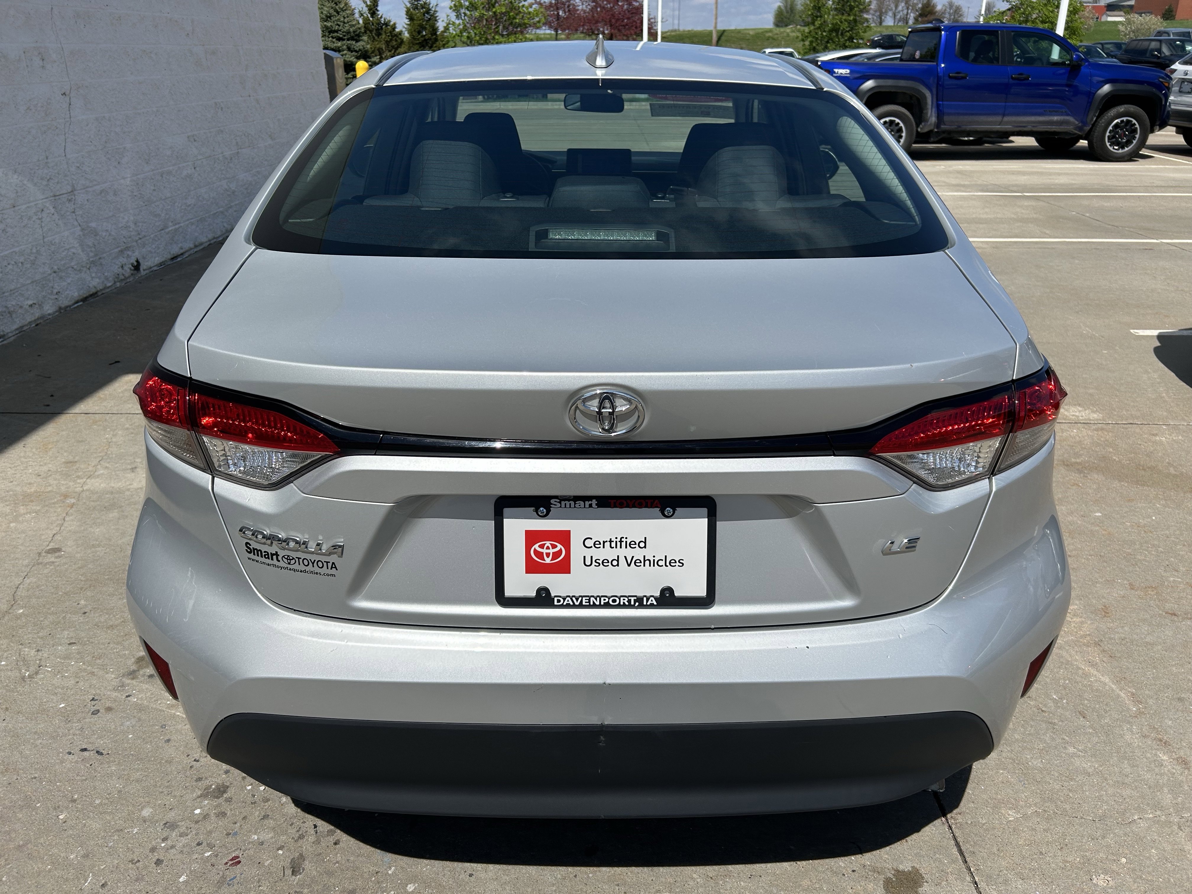 Used 2023 Toyota Corolla LE FWD image 5