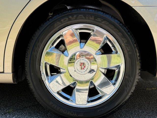 Used 2005 Cadillac STS w/ Preferred Equipment Group RWD image 22