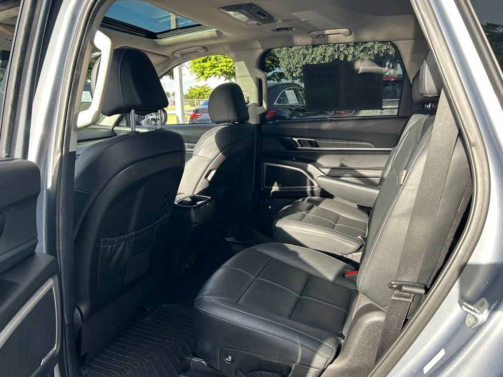 Used 2023 Kia Telluride EX w/ EX Captain's Chair Package FWD image 38