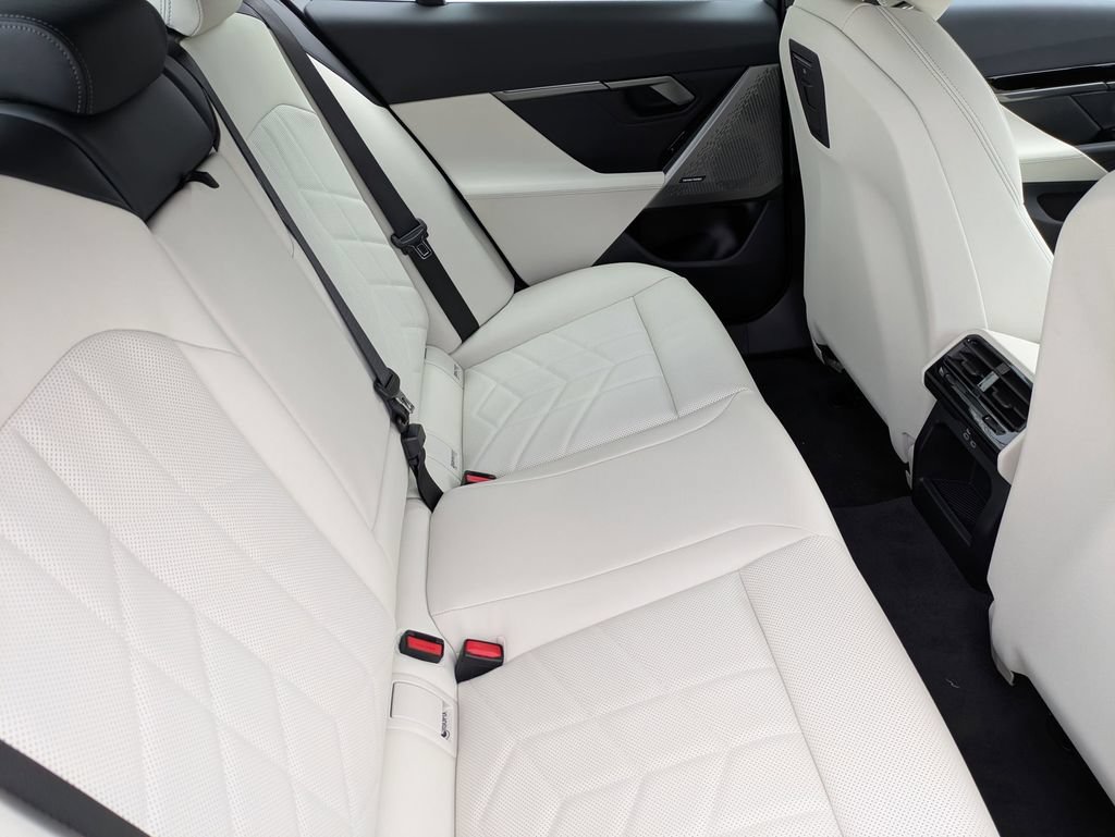 New 2026 BMW 530i xDrive w/ Premium Package AWD/4WD image 35
