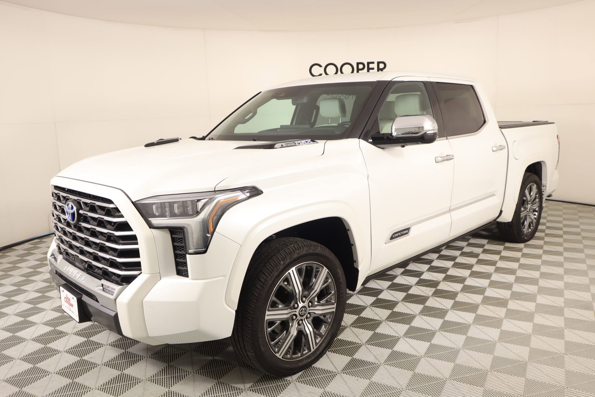 Used 2022 Toyota Tundra Capstone AWD/4WD image 10