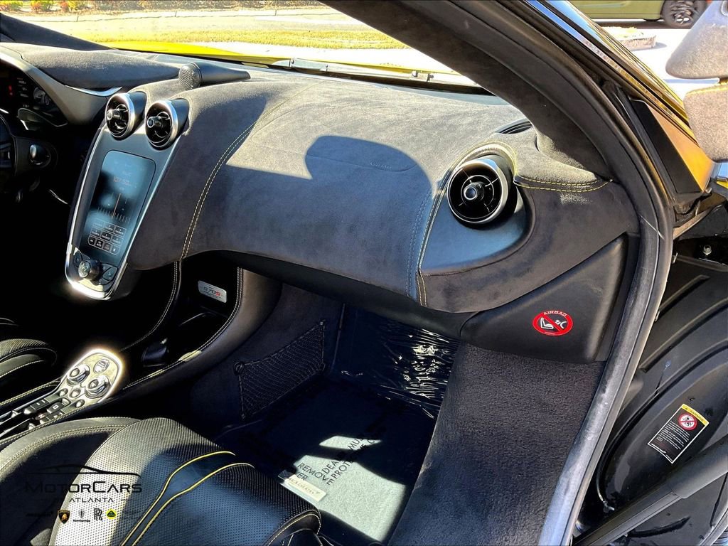 Used 2018 McLaren 570S Spider image 14