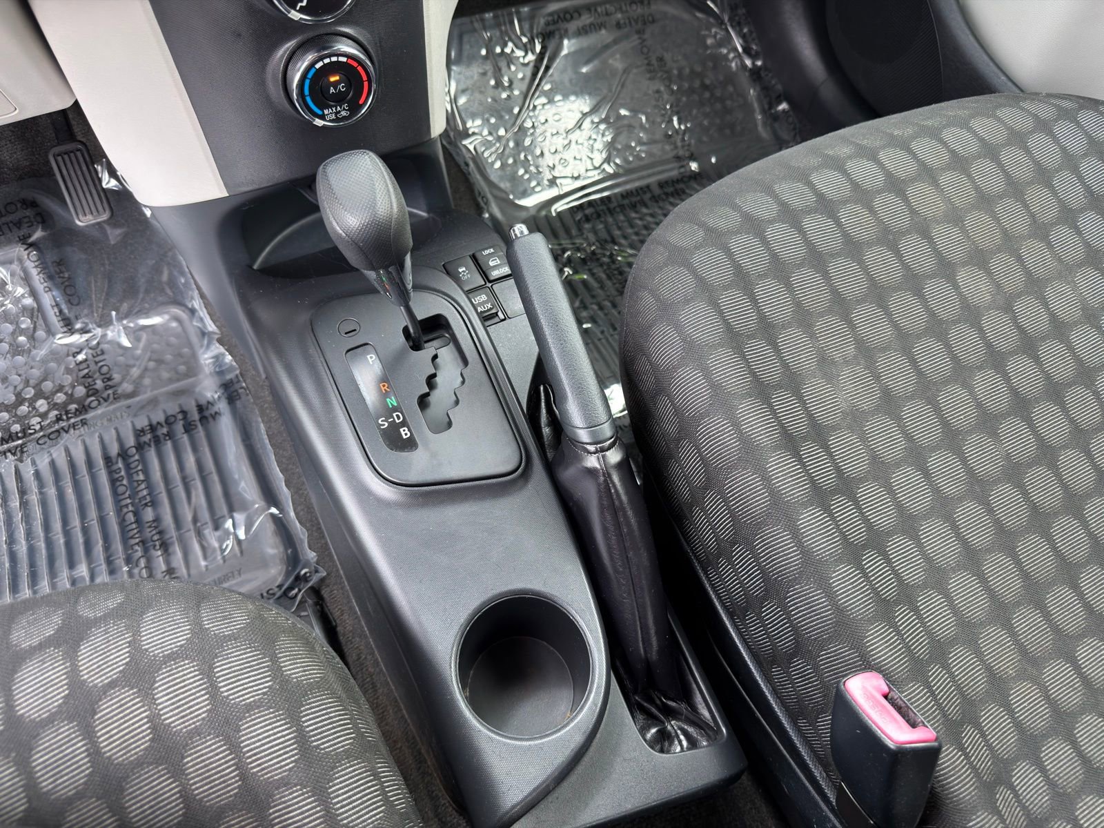 Used 2014 Scion iQ image 21