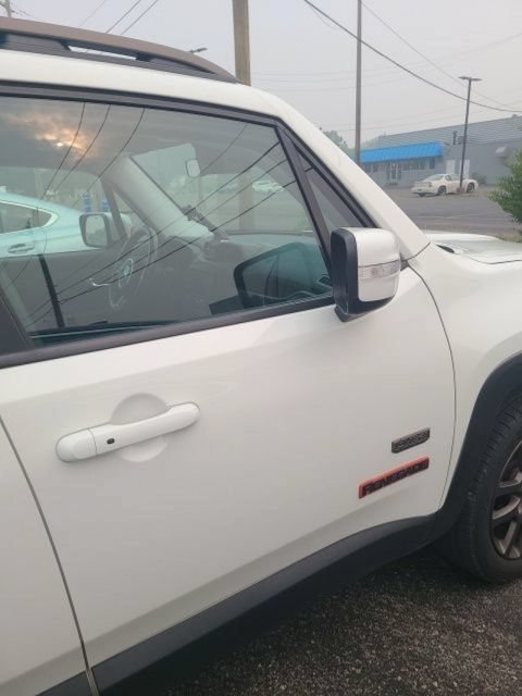 Used 2016 Jeep Renegade 75th Anniversary AWD/4WD image 34