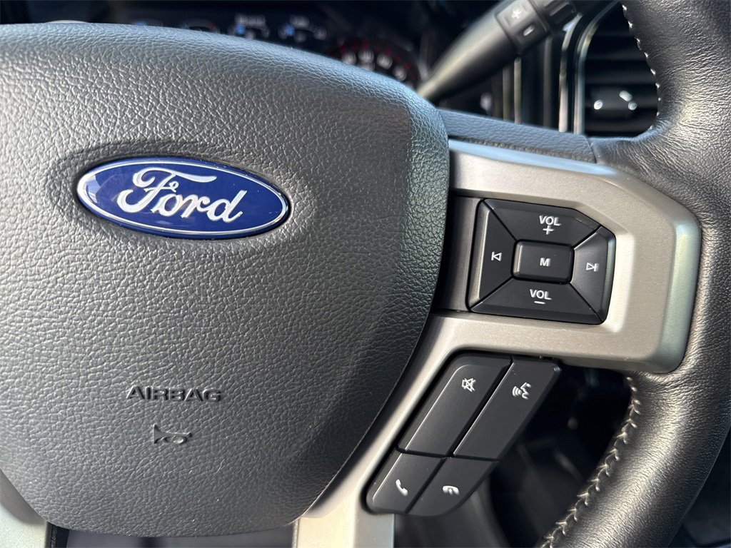 Used 2022 Ford F250 Lariat w/ Black Appearance Package image 27