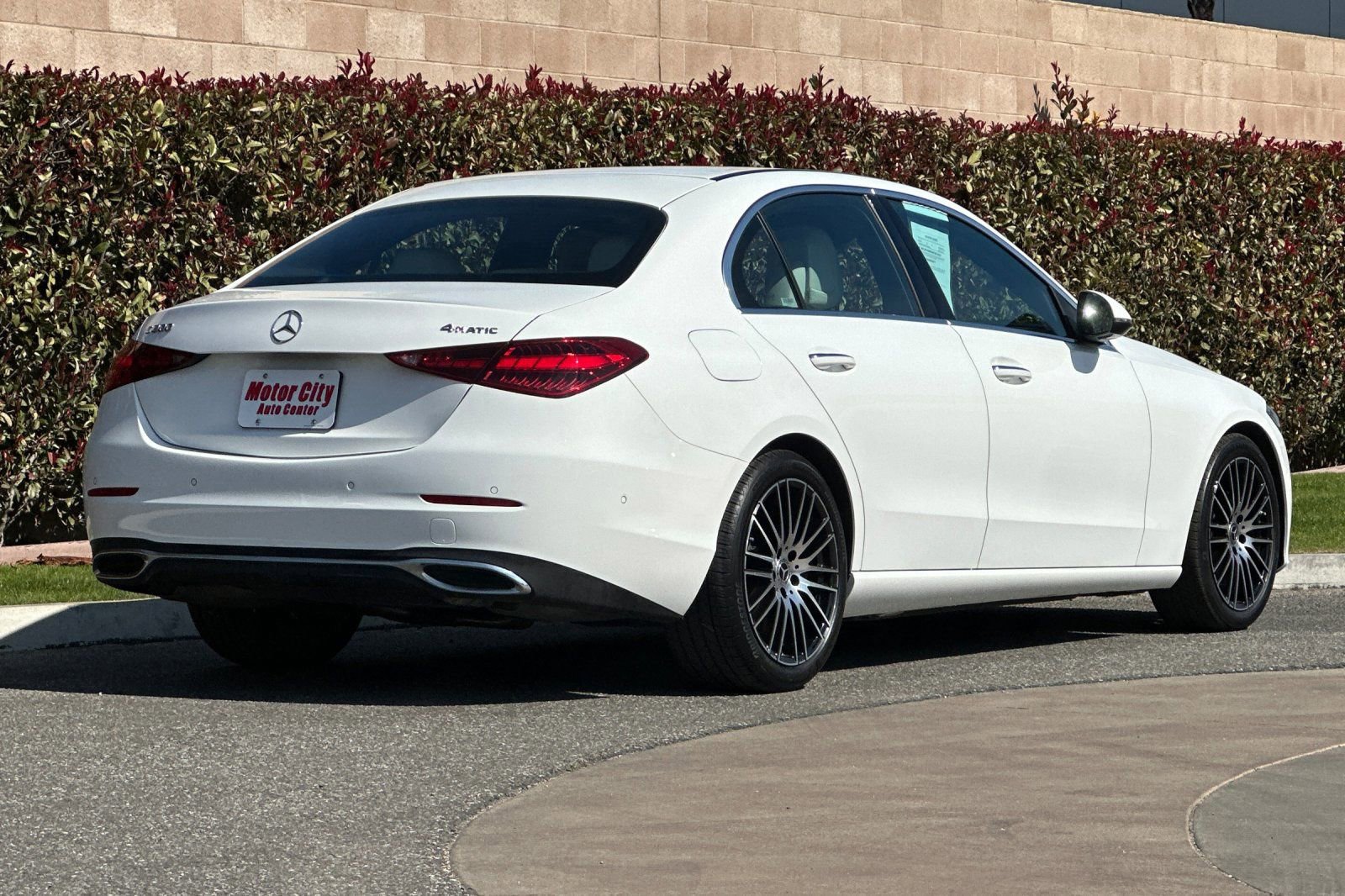 Used 2025 Mercedes-Benz C 300 4MATIC Sedan image 4
