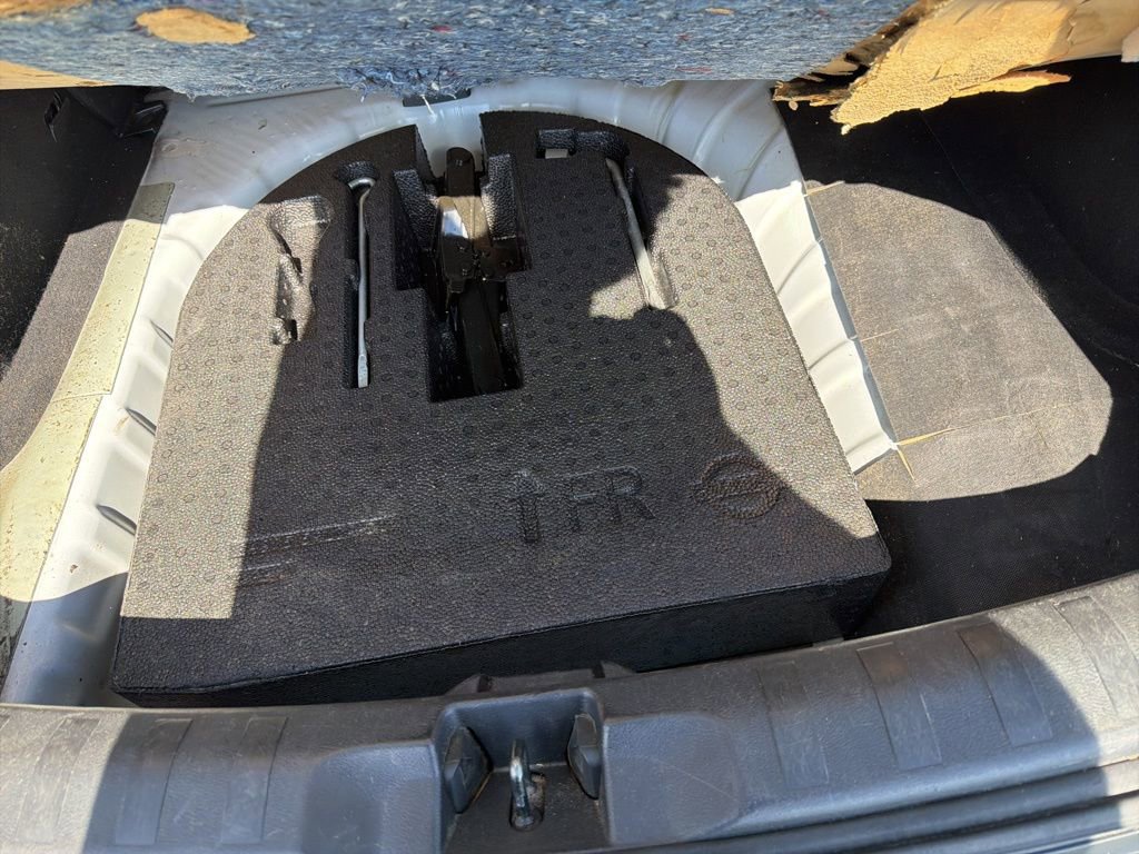 Used 2020 Nissan Kicks S image 23