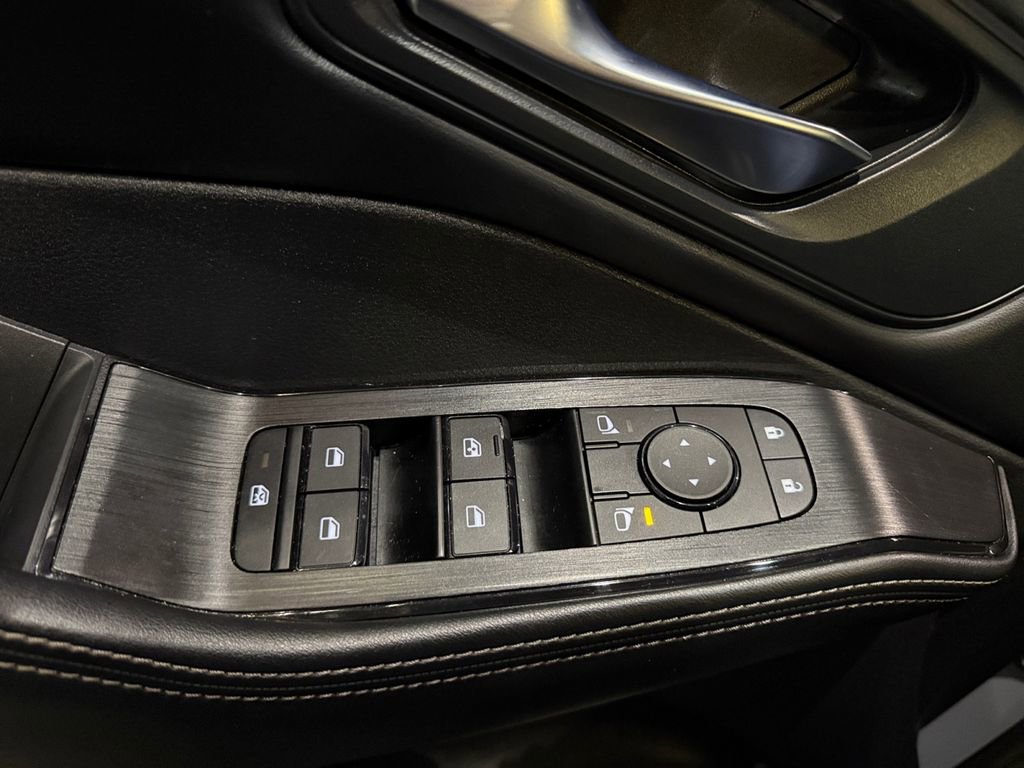 Used 2023 Nissan Rogue SV w/ SV Premium B Package image 16