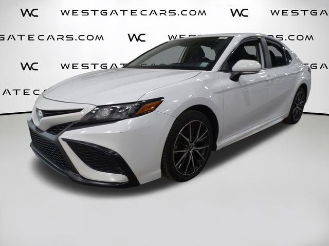 Used 2023 Toyota Camry SE FWD image 1