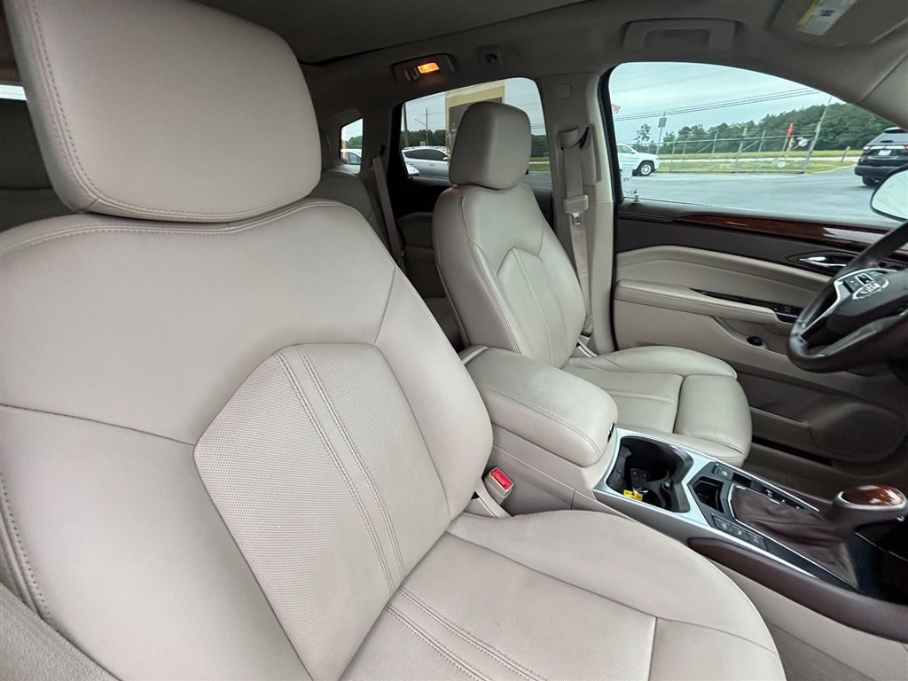 Used 2015 Cadillac SRX Luxury w/ Driver Awareness Package FWD image 27