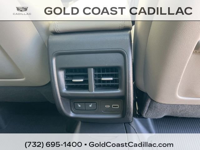 Certified 2023 Cadillac XT4 Luxury w/ Cold Weather Package AWD/4WD image 9