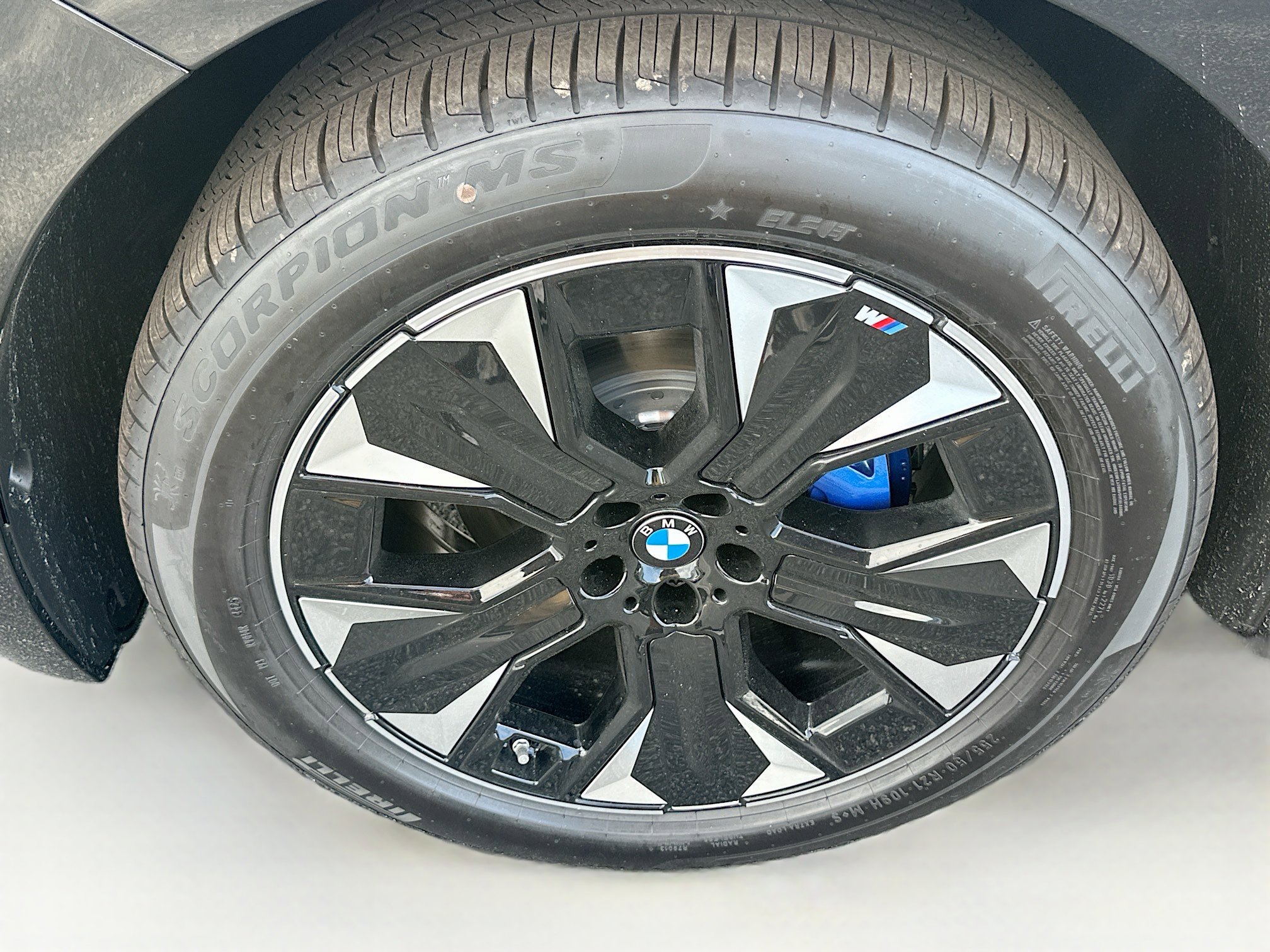 New 2026 BMW iX xDrive60 w/ M Sport Package image 25