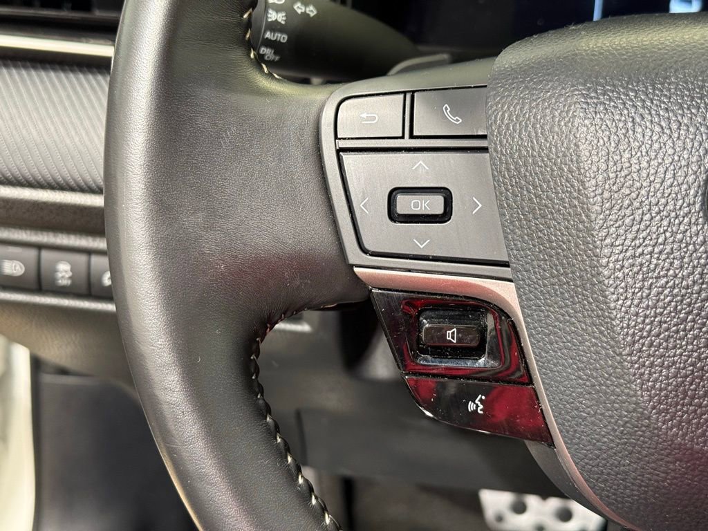 Certified 2025 Toyota Camry SE FWD image 22