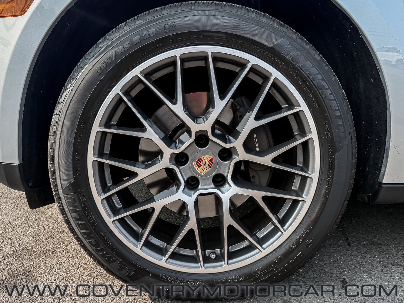 Used 2018 Porsche Macan Sport Edition AWD/4WD image 12