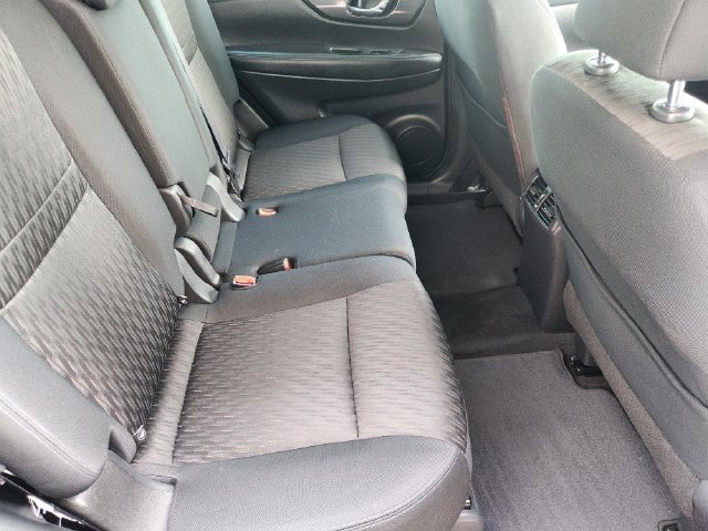 Used 2017 Nissan Rogue S FWD image 30
