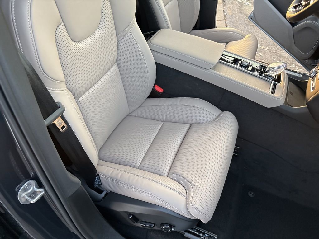 New 2026 Volvo XC90 T8 Ultra w/ Protection Package Premier image 43