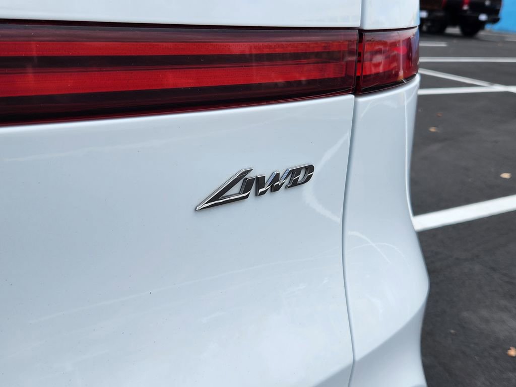 Used 2025 Genesis GV70 2.5T image 31