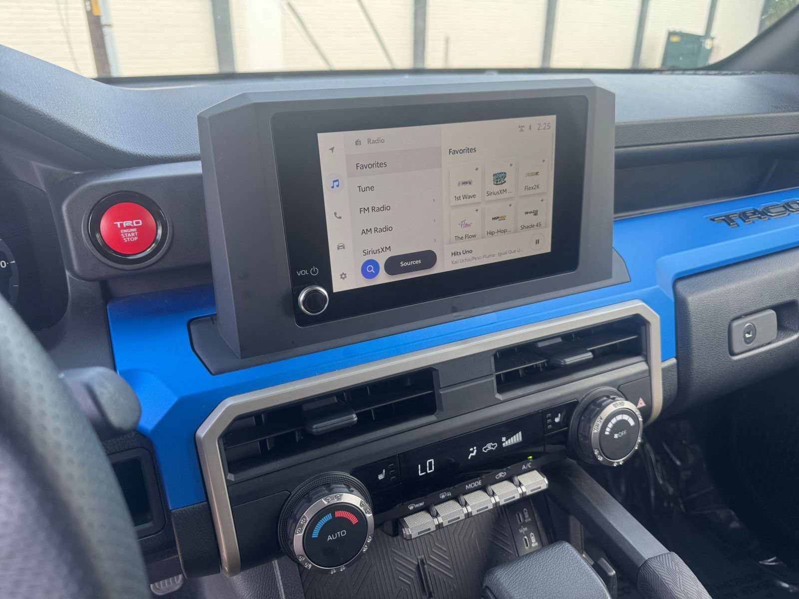 Used 2025 Buick Envista Sport Touring image 21