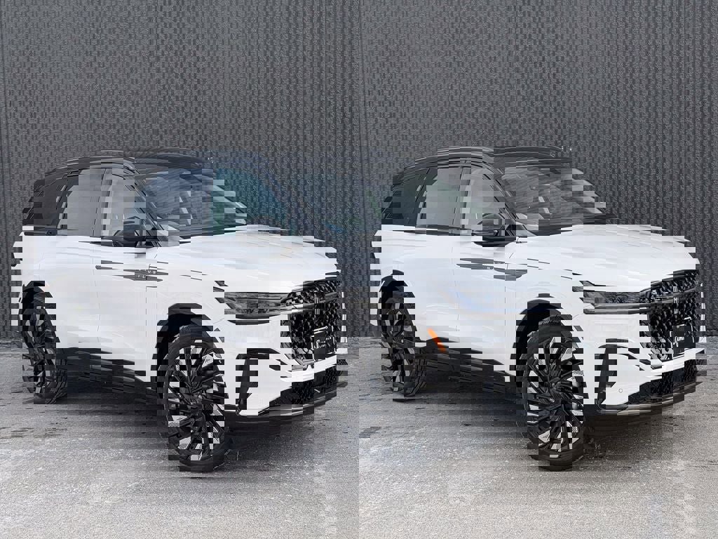 New 2026 Lincoln Nautilus Reserve image 9