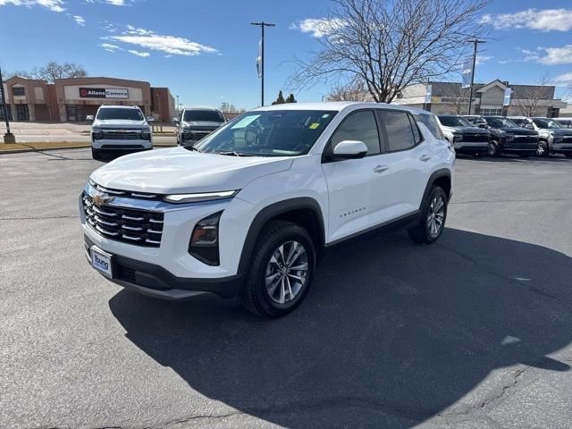 Used 2025 Chevrolet Equinox LT AWD/4WD image 3