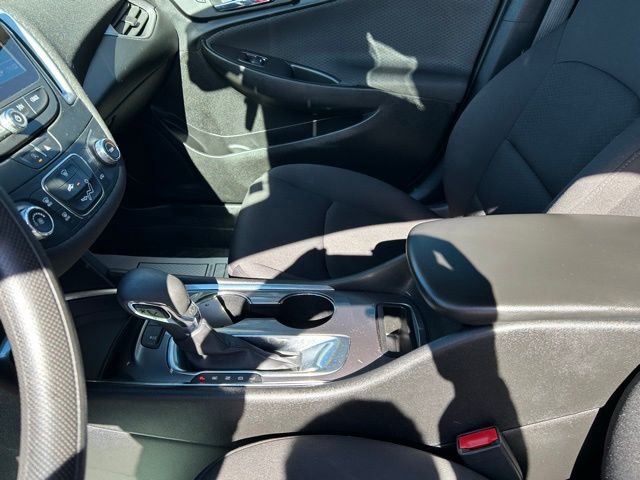 Used 2021 Chevrolet Malibu LS w/ Driver Confidence Package II image 28