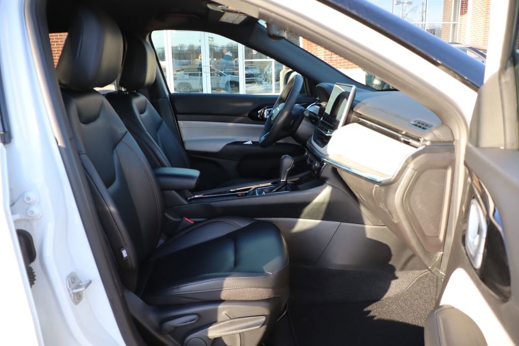 Used 2024 Jeep Compass Limited image 39