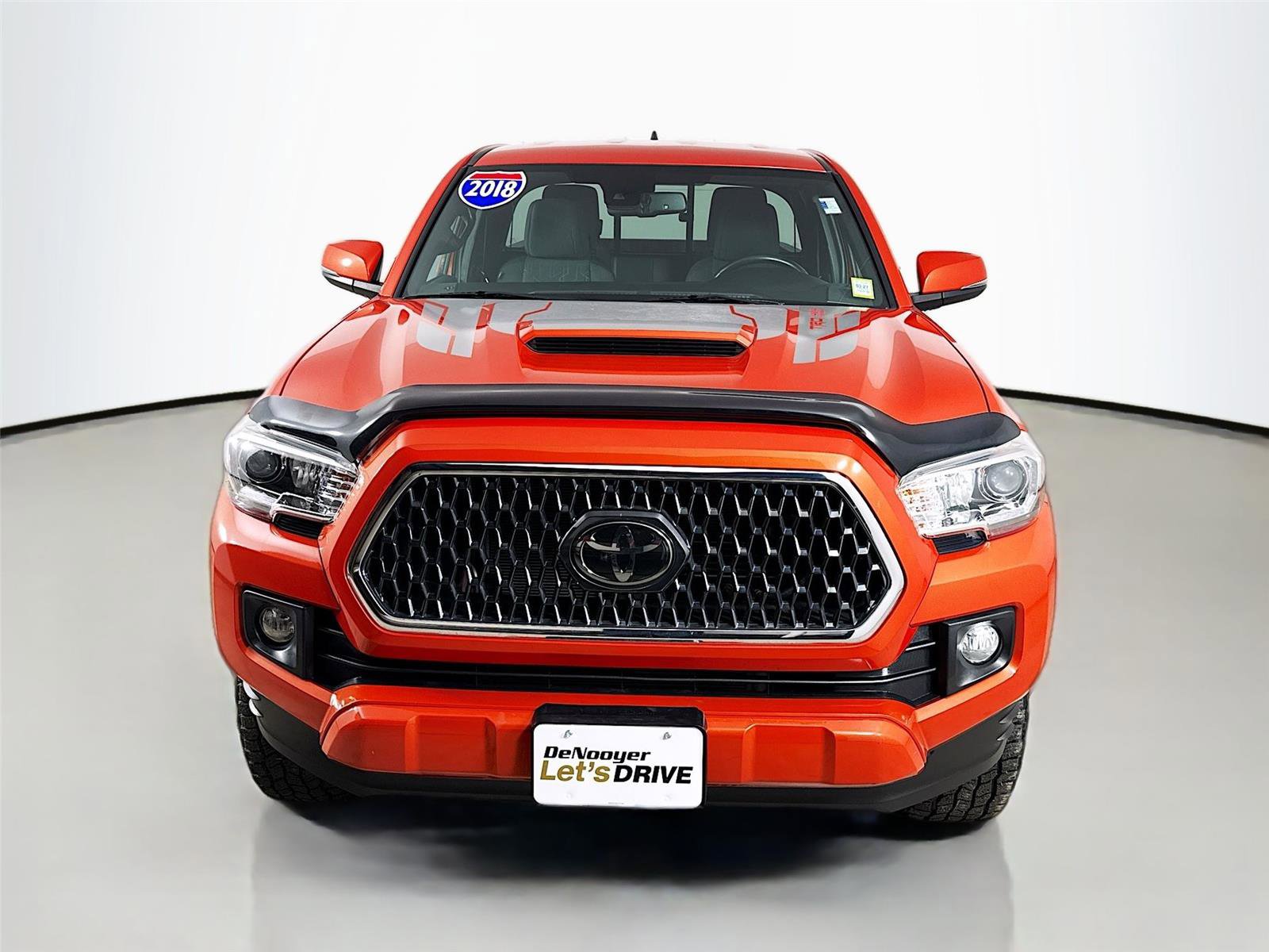 Used 2018 Toyota Tacoma TRD Sport image 4