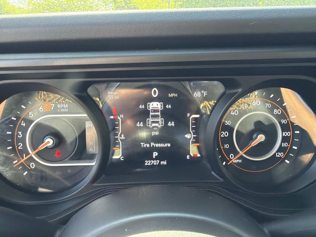 Used 2024 Jeep Wrangler Sahara w/ Technology Group AWD/4WD image 27