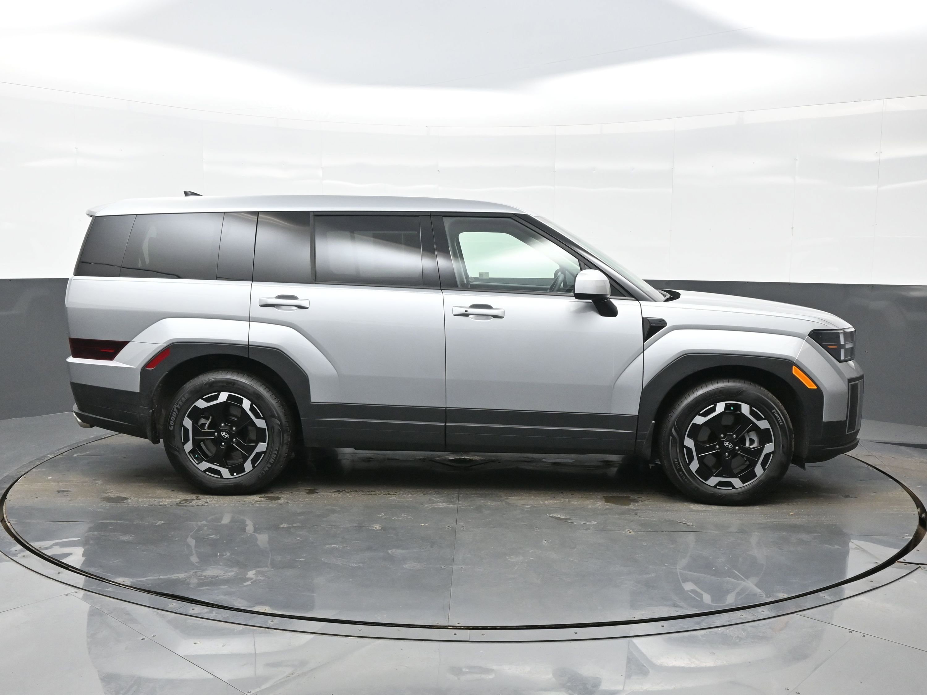 Certified 2026 Hyundai Santa Fe SE image 7