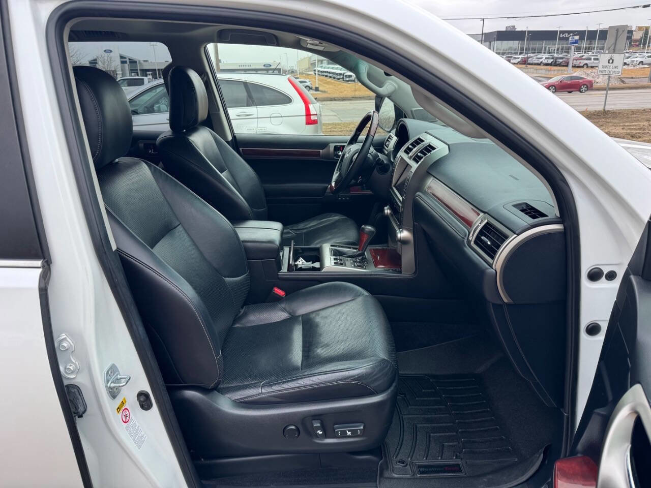 Used 2013 Lexus GX 460 Premium image 16