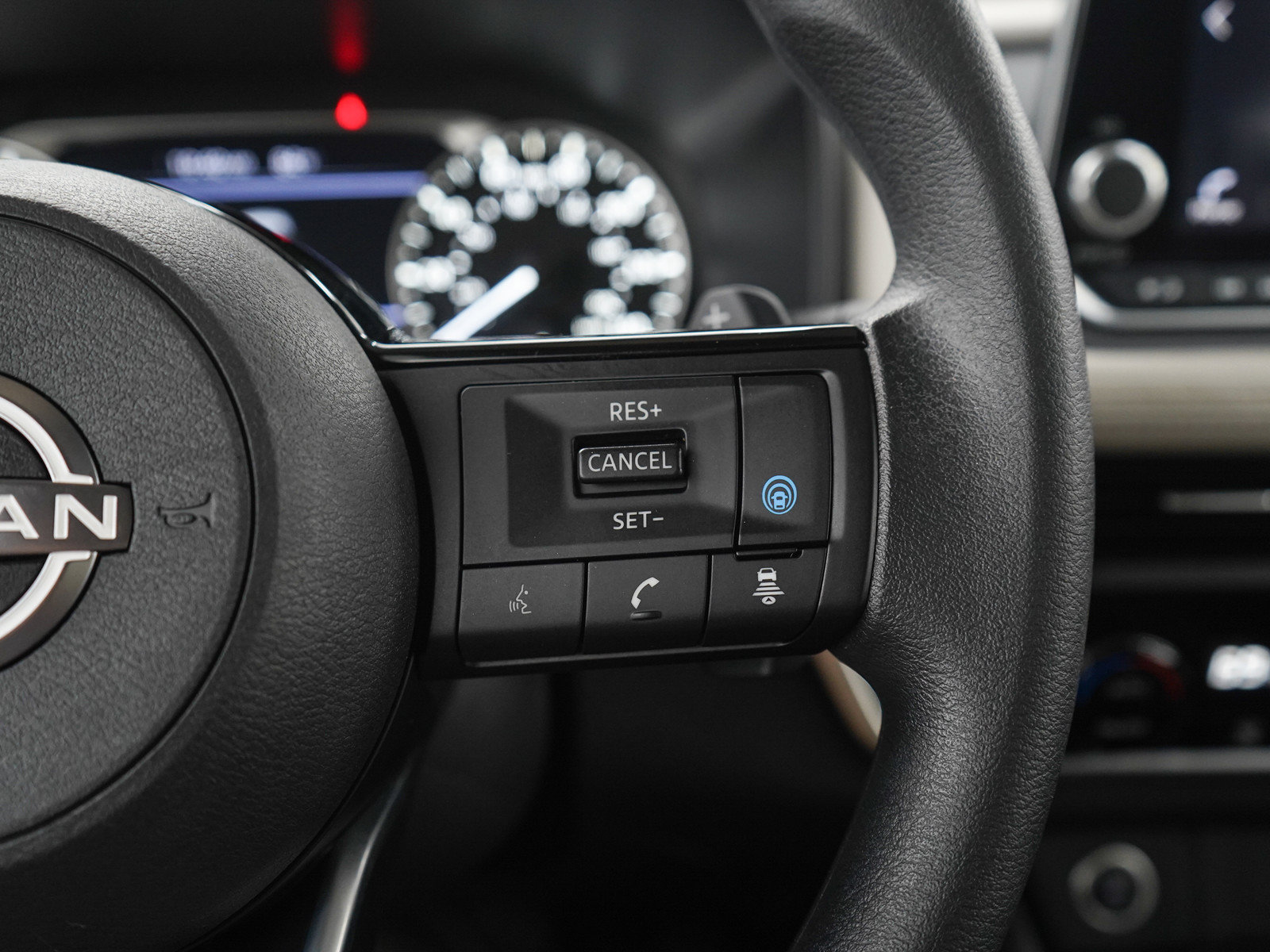 Used 2023 Nissan Rogue SV AWD/4WD image 26