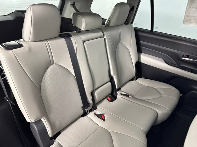 Used 2024 Toyota Grand Highlander AWD image 28
