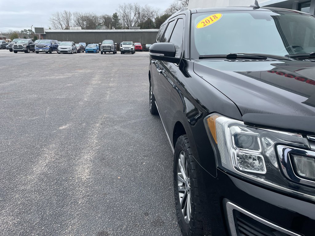 Used 2018 Ford Expedition Max Limited RWD image 2