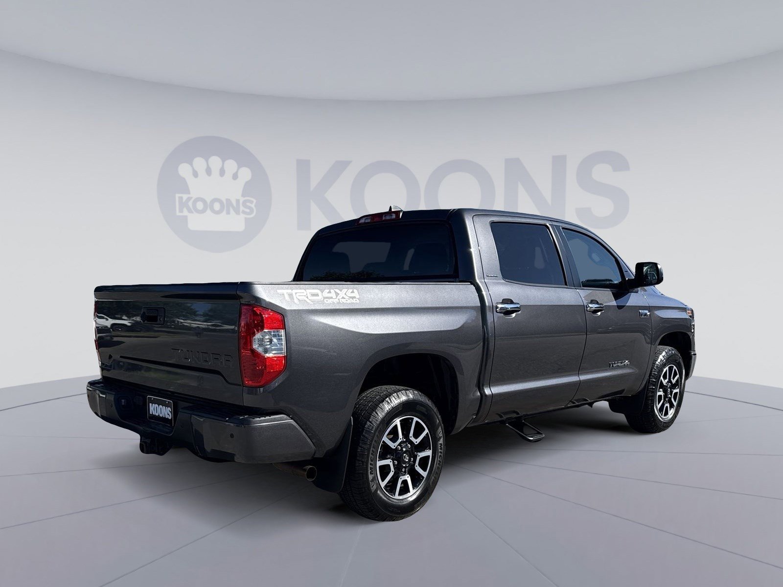Used 2020 Toyota Tundra Limited w/ Limited Premium Package AWD/4WD image 7