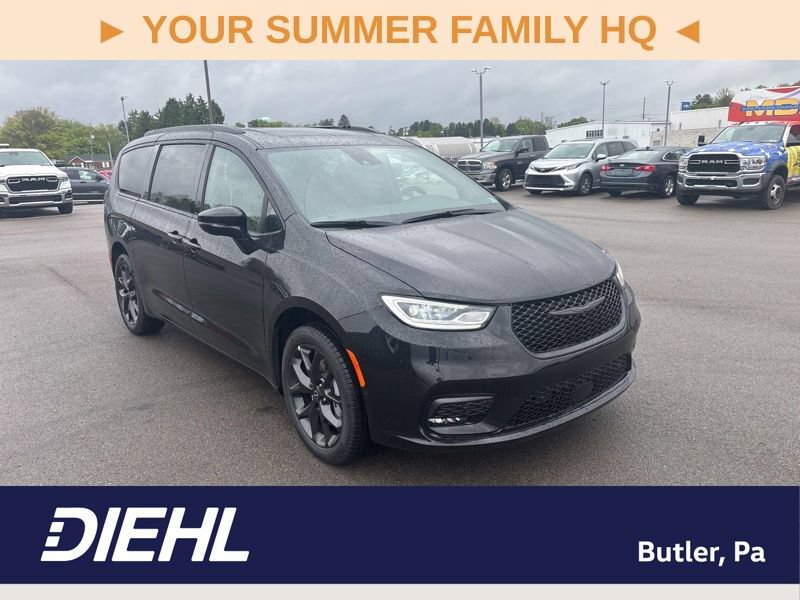 New 2026 Chrysler Pacifica Limited w/ S Appearance Package AWD/4WD image 1