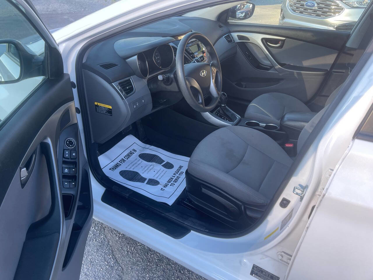 Used 2015 Hyundai Elantra SE FWD image 11