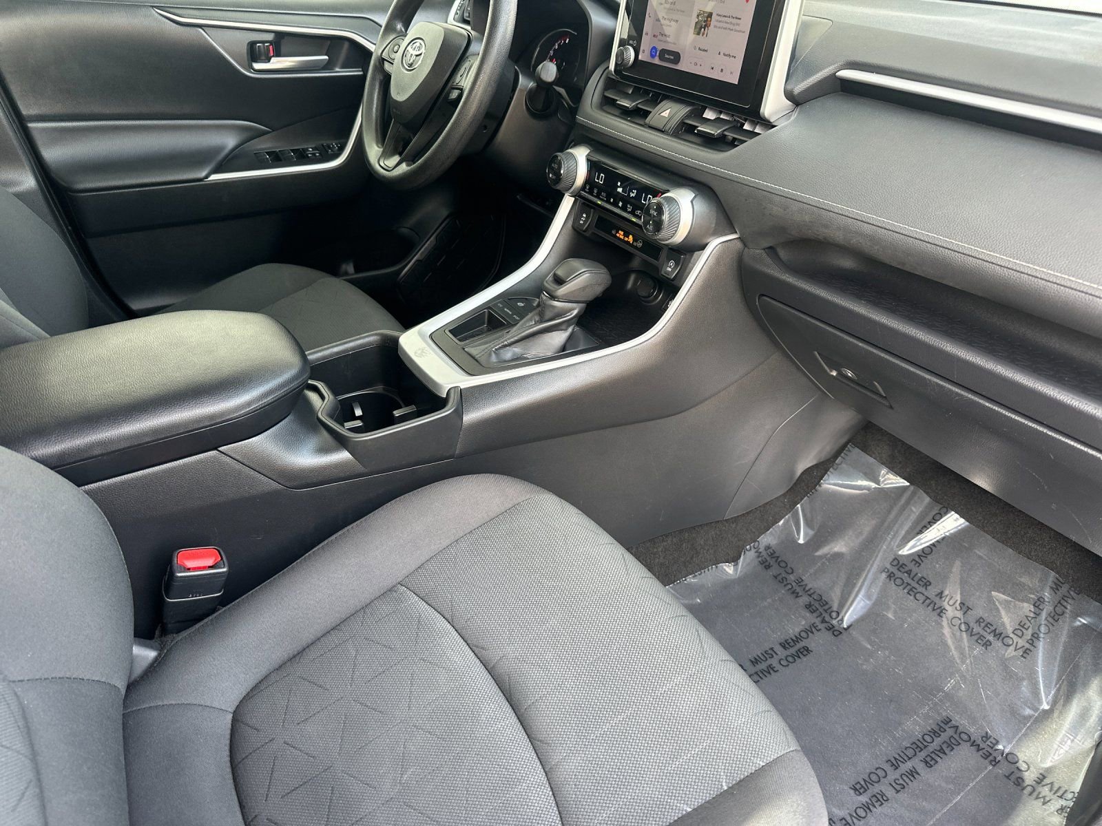 Used 2024 Toyota RAV4 XLE FWD image 14